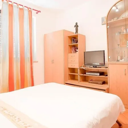 Apartment Fuer 5 Personen Ca 55 Qm In Banjole, Istrien Istrische Riviera *